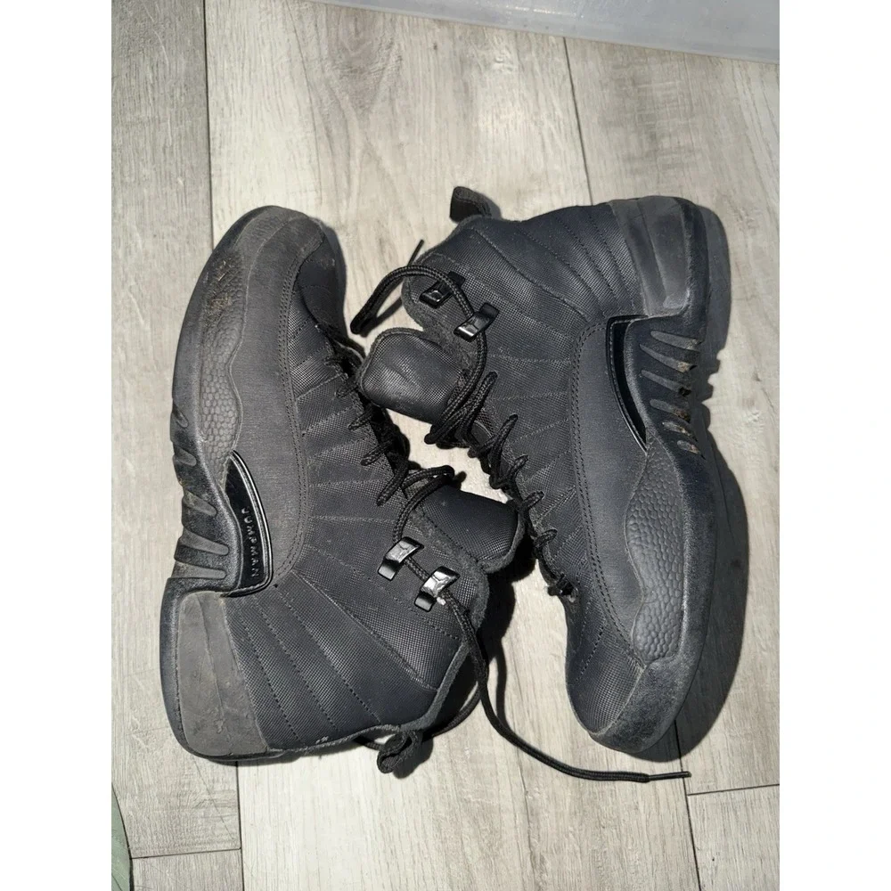 Air Jordan 12‎ Winterized Black Size 6y
